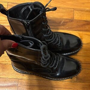 UNIONBAY Glossy Black Lace-Up Ankle Boots